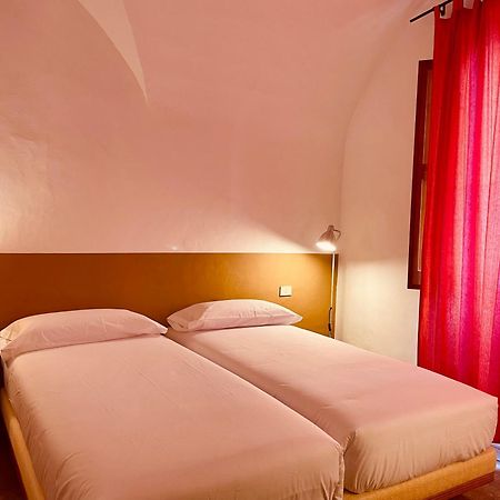 Apartaments Can Gibert Castello  D'Empuries Exterior photo