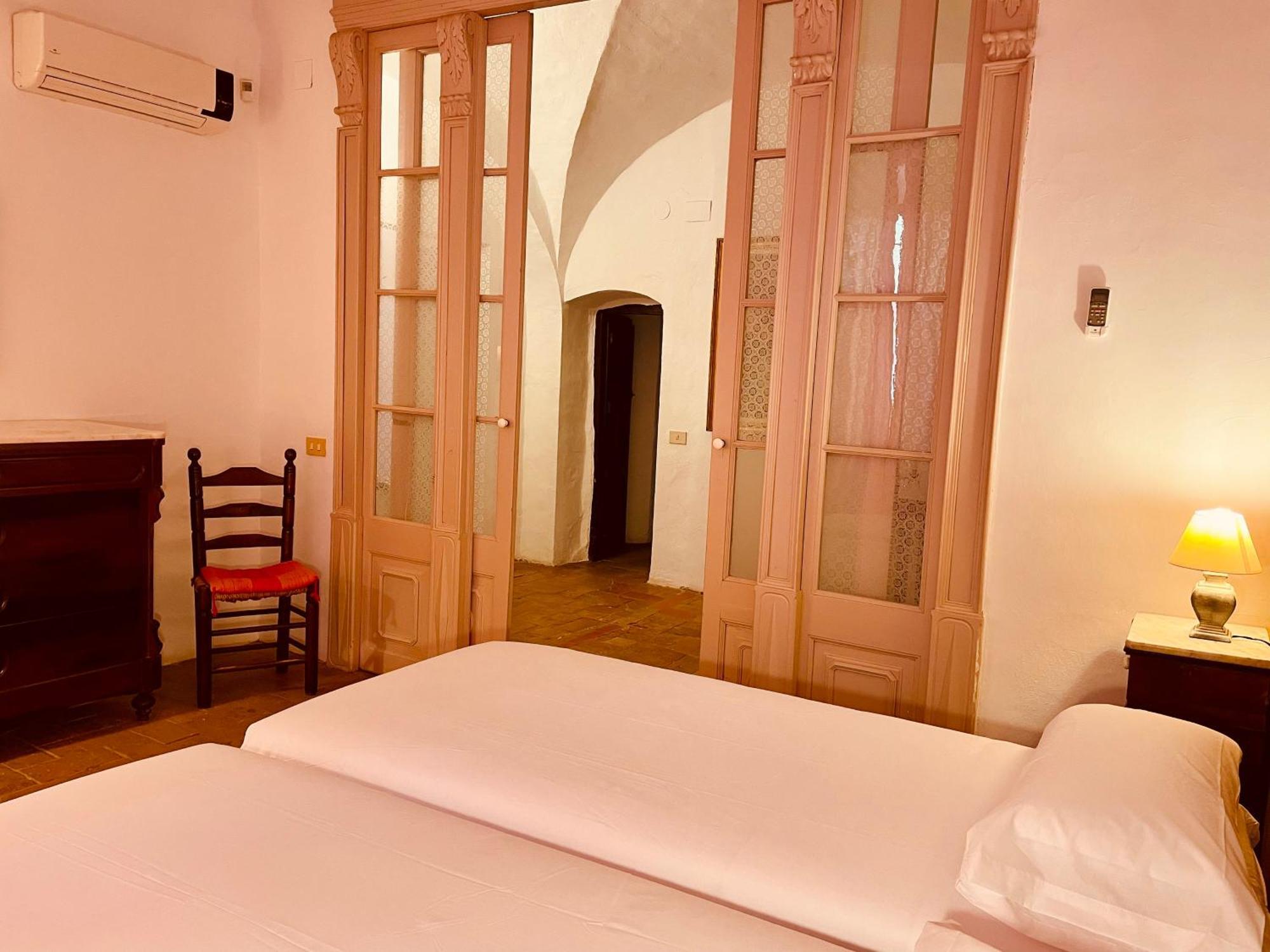 Apartaments Can Gibert Castello  D'Empuries Exterior photo